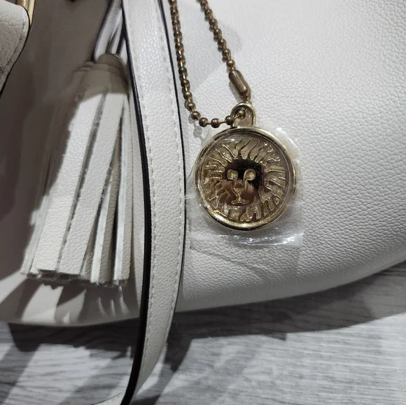 Anne Klein Elegant Cream Tote Bag - Picture 6 of 8